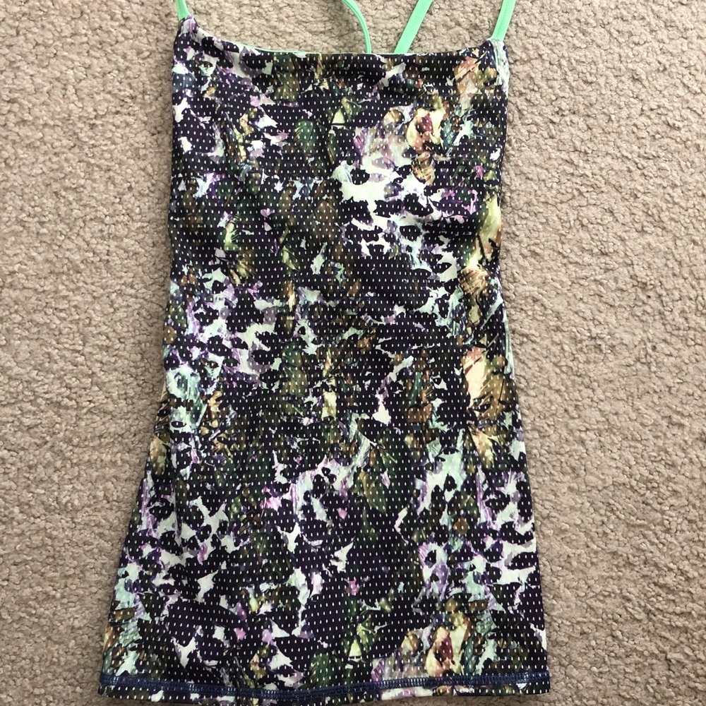 Lululemon top
